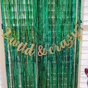 2 Wild & Crazy Decorations